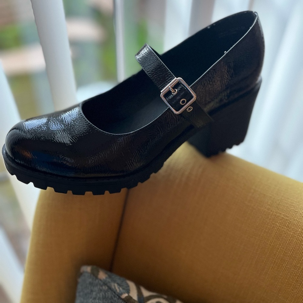 Chunky Black Patent Leather Mary Jane Shoes